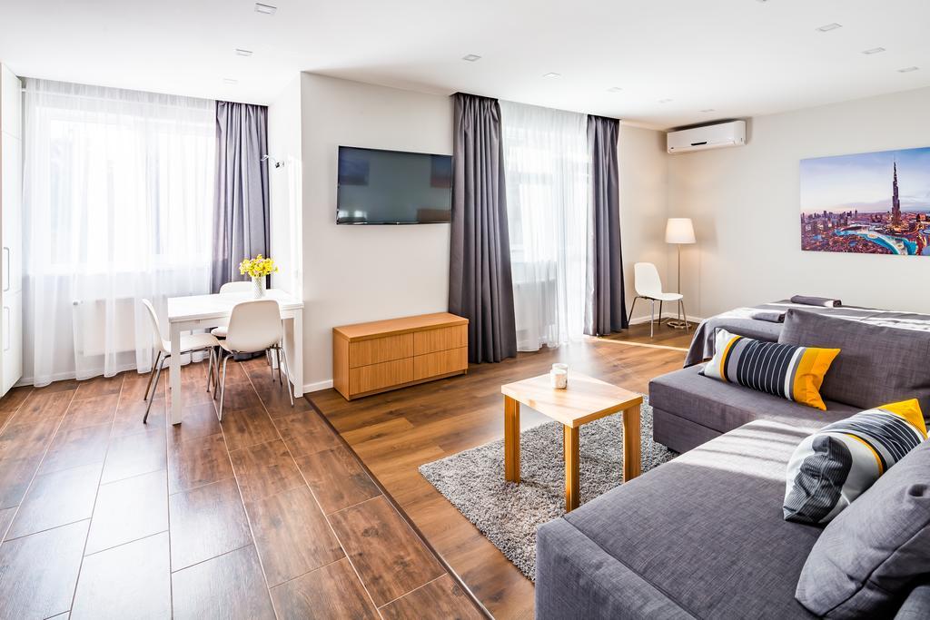 Apartments On The Square Of Prince Svyatoslav ลวีฟ ภายนอก รูปภาพ